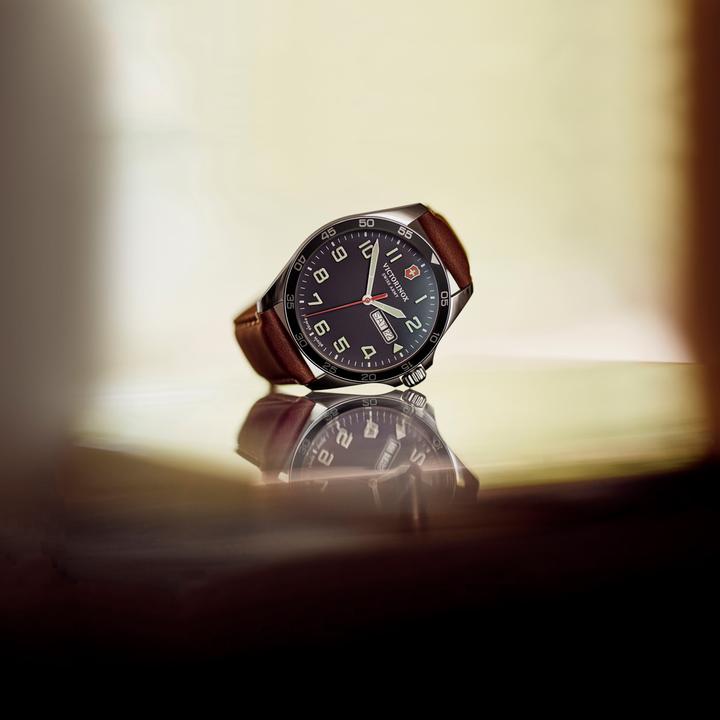 Produktbild Victorinox FieldForce (Analoguhr, Swiss Made, 42 mm)