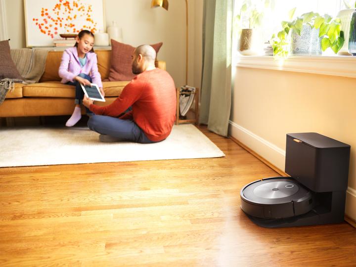 Produktbild iRobot Roomba j7+ (Saugroboter)