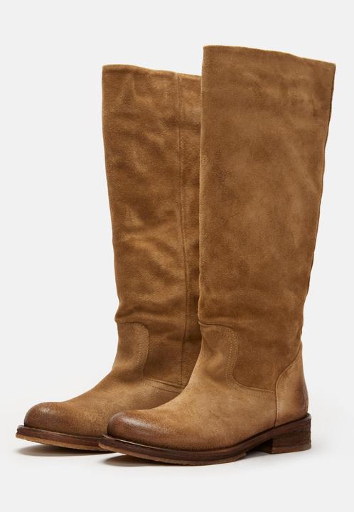 Actual product image Felmini Cooper A712, the biker boot from, is made from smooth leather with a vintage leather finish and (42)