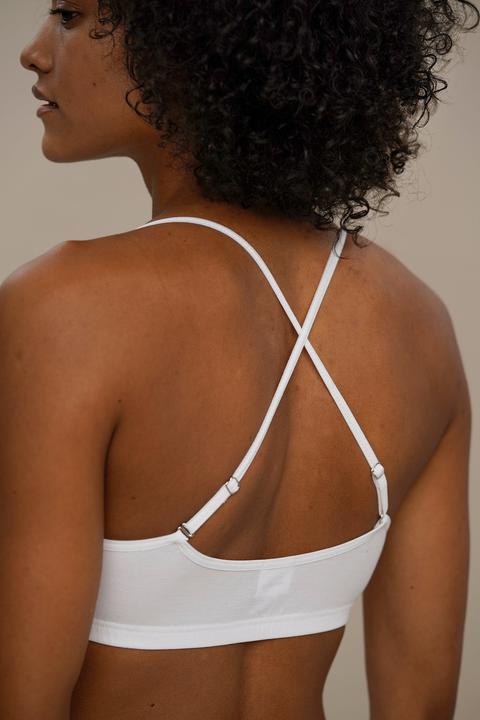 Actual product image Moi Basics top white (Single pack, L)