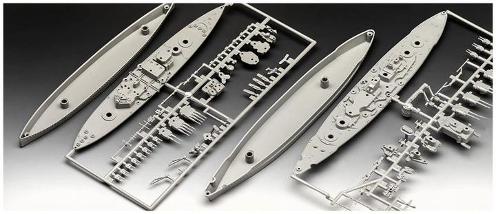 Actual product image Revell First Diorama Set - Bismarck Battle