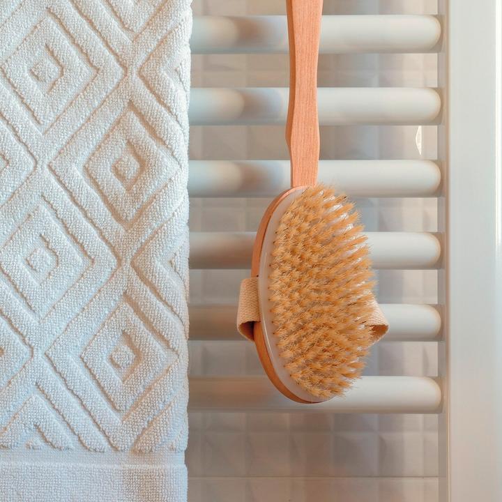 Immagine prodotto Angela Bruderer Spazzola da bagno con manico lungo