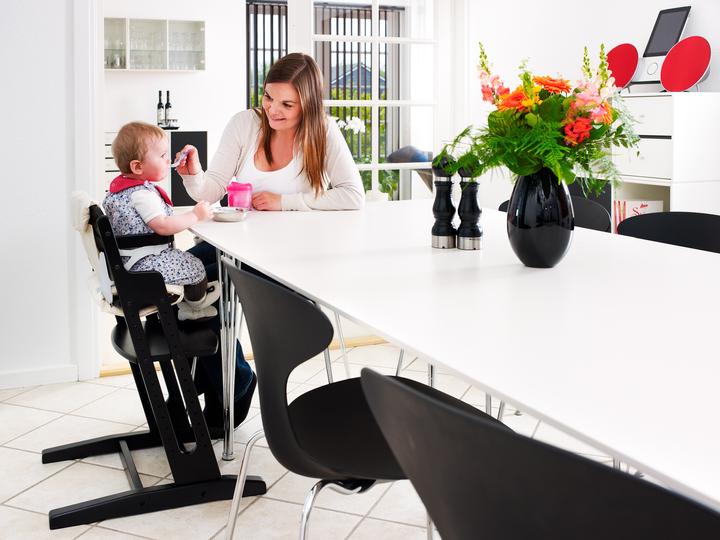 Produktbild Baby Dan DanChair Traditioneller Hochstuhl Harter Sitz Schwarz (Hochstuhl)