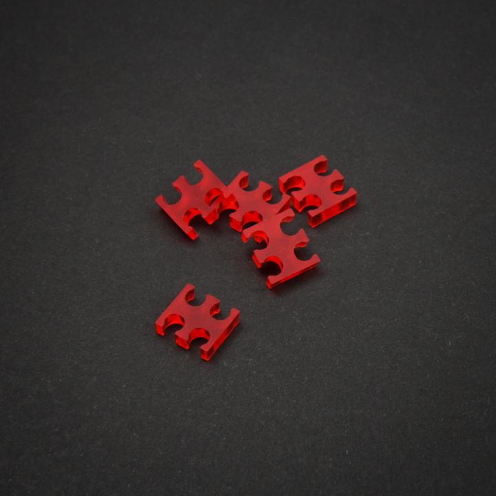 Image du produit King Mod Peigne à câbles 4 slots 3mm petit - rouge - lot de 5
