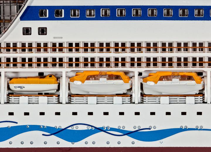 Produktbild Revell Aida