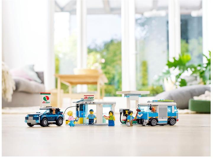 Actual product image LEGO Filling station (60257, LEGO City)
