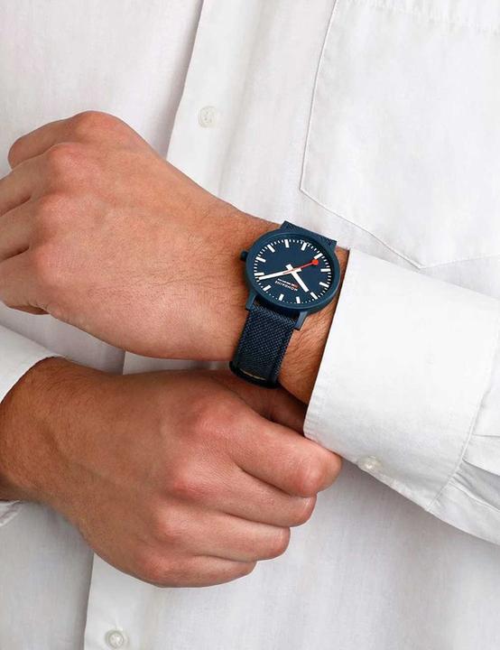 Actual product image Mondaine essence 41 mm (Analogue wristwatch, 41 mm)