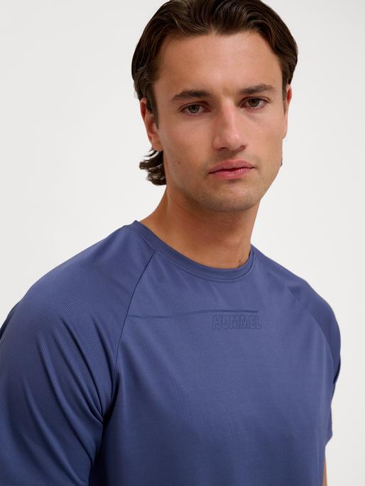 Actual product image hummel hmlCOURT LIGHT WEIGHT T-SHIRT (M)