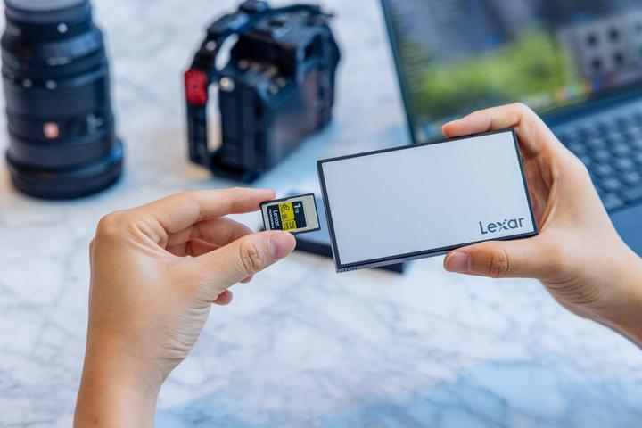 Produktbild Lexar PRO Workflow SD/microSD Reader (USB 3.2)