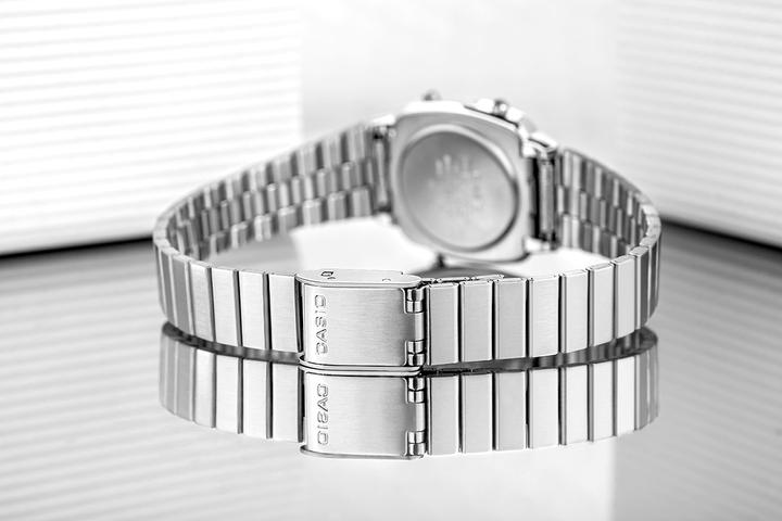 Actual product image Casio Retro Vintage - LA670WA-1D (Digital watch, 25 mm)