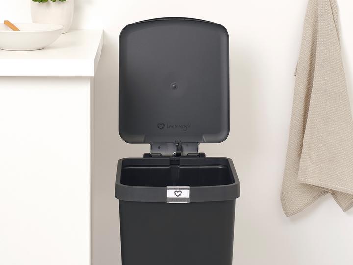 Actual product image Brabantia StepUp Bin (25 l)