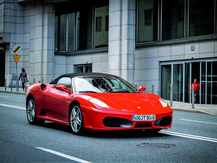 Produktbild Smartbox Fahren auf der Strasse: 1 Leih-Ferrari F430 Spider für 12 Stunden (1 Pers.)