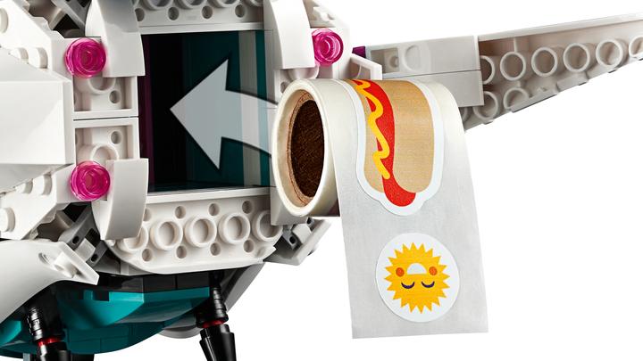 Actual product image LEGO Sweet Mishmash Systar Spaceship (70830)