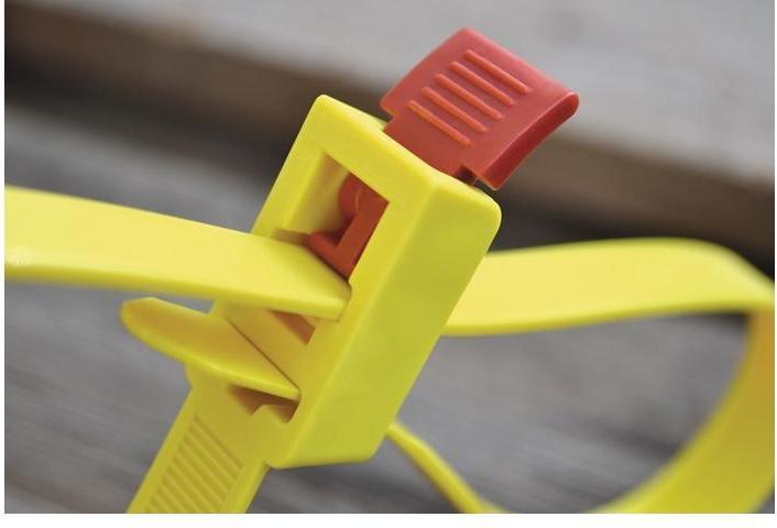 Actual product image HellermannTyton Cable tie SpeedyTie® (L x W) 750 mm x 13 mm SPEEDYTIE-PA66-YE-V1 Color: Yellow, Red 5 pcs. (Plastic cable ties, 750 mm, 5 pcs.)