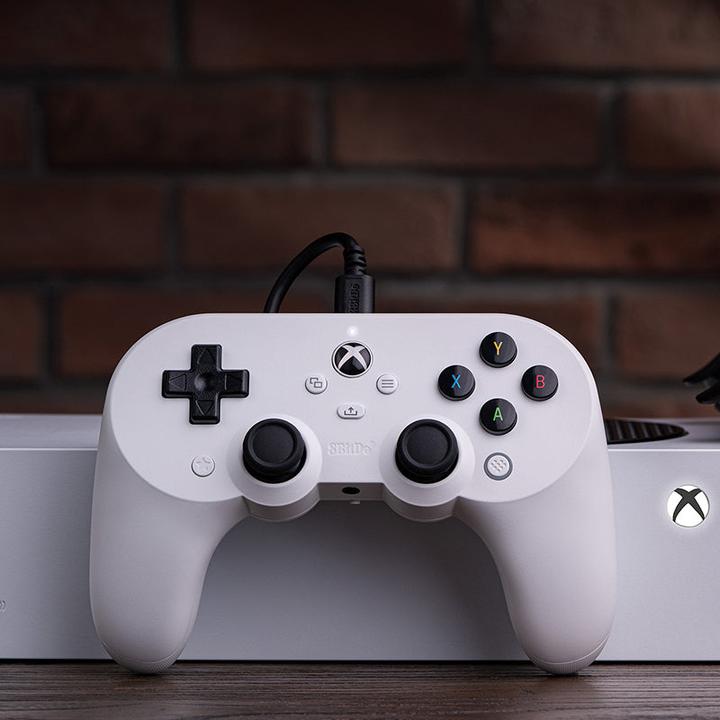 Actual product image 8bitdo Pro 2 Wired Xbox Gamepad White