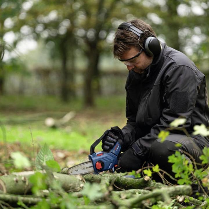 Actual product image Bosch Professional Bosch GKE 18V-15 Akku-Astsäge (Battery chain saw)