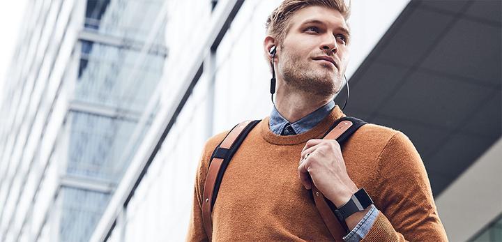 Actual product image Fitbit Ionic (29.23 mm)