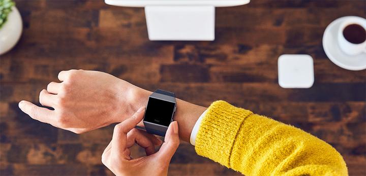 Actual product image Fitbit Ionic (29.23 mm)
