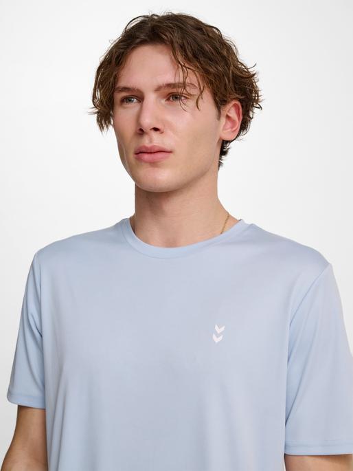 Actual product image hummel hmlPULSE TRAINING T-SHIRT S/S (S)