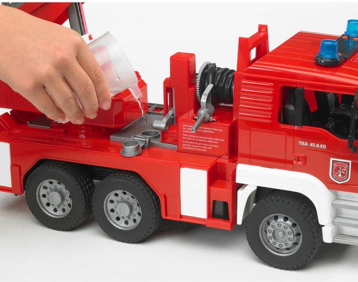 Produktbild Bruder Man Feuerwehr mit Drehleiter