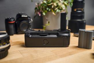 Actual product image Newell Battery Battery Pack MB-D780 by Nikon (Camera battery)