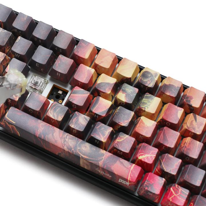 Produktbild Ducky x Doom One 3 SF Gaming Tastatur, RGB LED - MX-Speed-Silver (DE, Kabelgebunden)