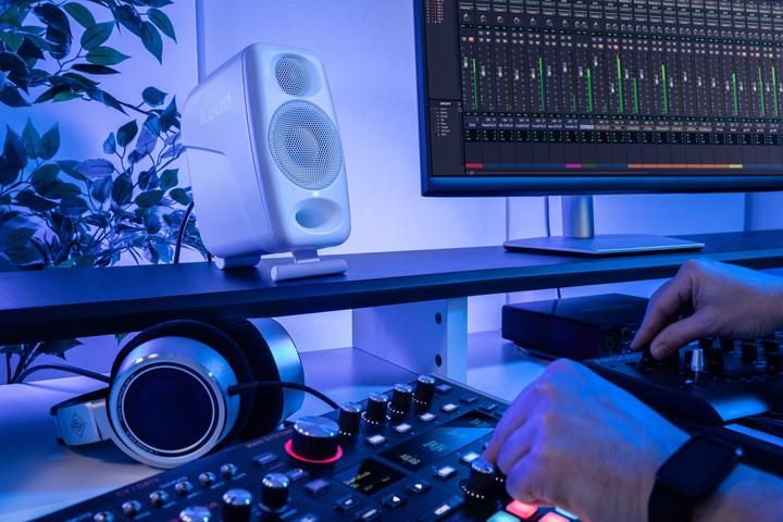 Produktbild IK Multimedia iLoud Micro Monitor Pro Pair (Aktiv, Paar, 2x 50 W)