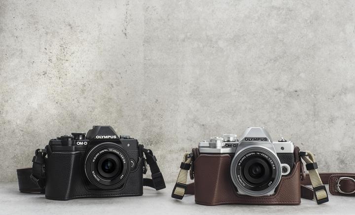 Actual product image Olympus CS-51B Case for E-M10 III (Camera case)