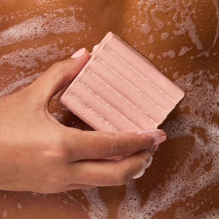Actual product image Kitsch Feste Duschseife Sauerkirsche 114g (Hard soap)