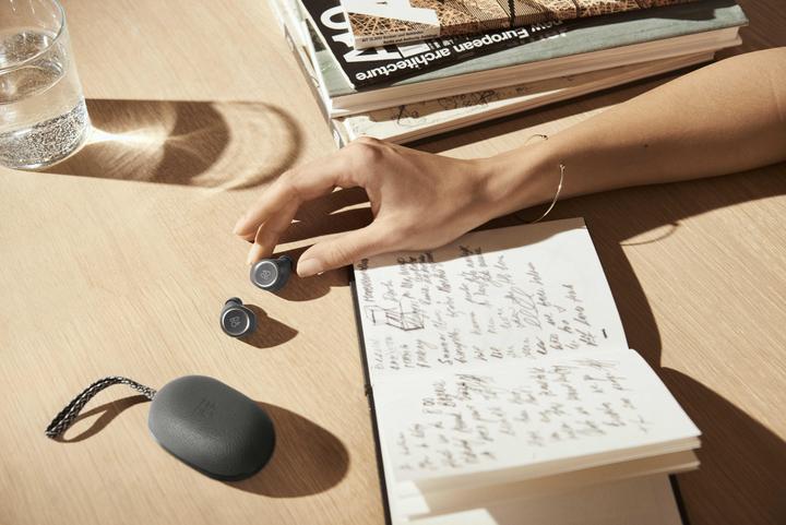 Produktbild B&O Beoplay E8 (4 h, Kabellos)