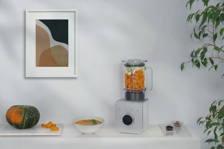 Actual product image Smeg BLC01WHMEU Professional (EU plug, 1400 W)