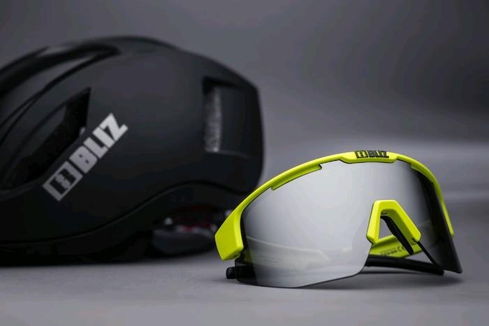 Actual product image Bliz Matrix (Smoke Silver, Matt lime green, Smoke, smoke w silver mirror)