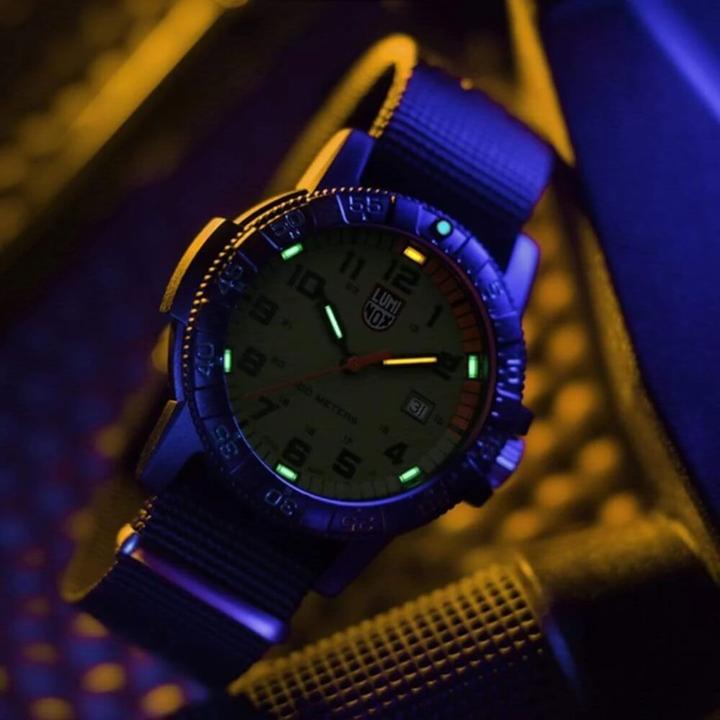 Produktbild Luminox Leatherback Sea Turtle Giant 0320 Series (Analoguhr, Swiss Made, 44 mm)