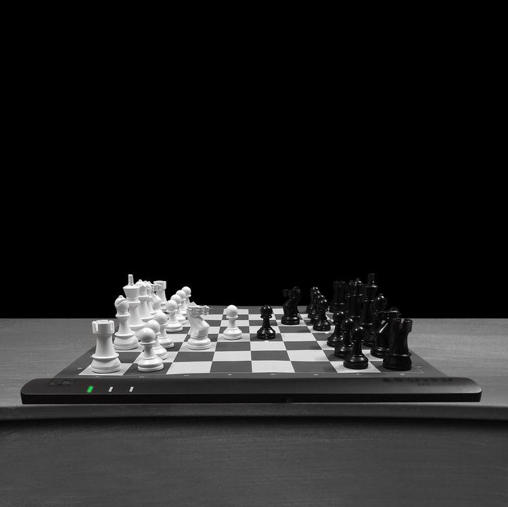 Actual product image Square off Pro Chessboard
