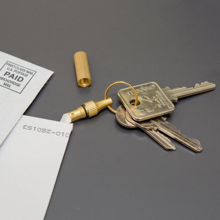 Immagine prodotto Kikkerland Mini portachiavi a forma di coltello