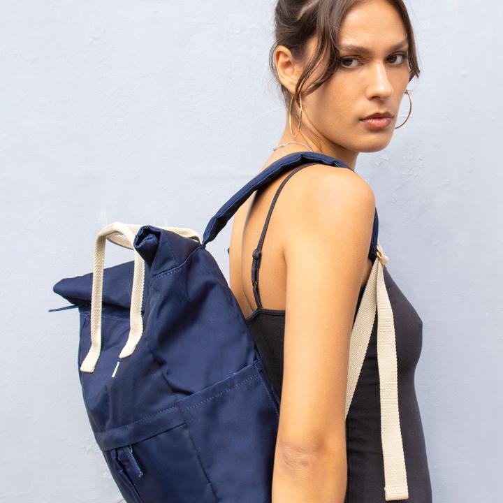 Actual product image Kind Bag Medium Backpack Navy (389 l)
