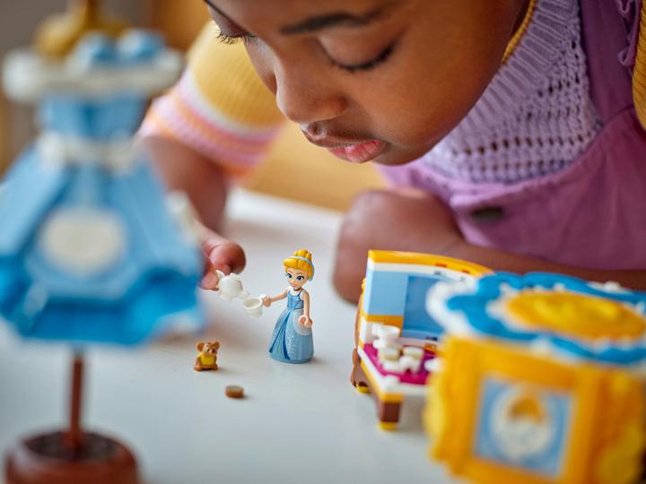 Actual product image LEGO Cinderella's dress (43266, LEGO Disney)