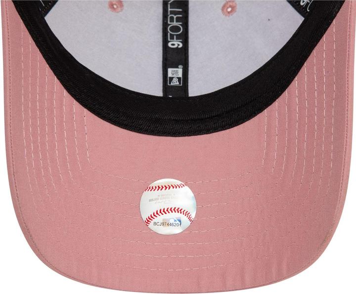 Actual product image New Era 9Forty Strap Cap - FLAWLESS New York Yankees rosa