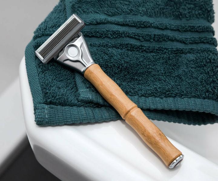 Actual product image Bulldog Skincare Original bamboo shaver