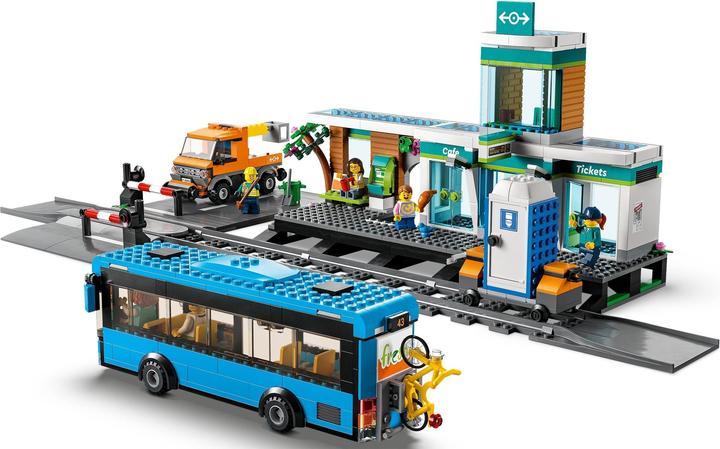 Image du produit LEGO Gare ferroviaire (60335, LEGO City)