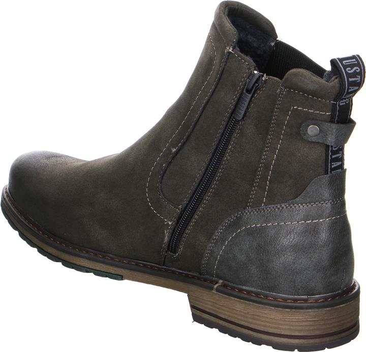 Actual product image Mustang Masculine yet timeless, the manufacturer presents this ankle boot for colder days i (42)