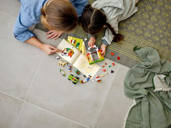 Actual product image LEGO Farm of Disney Mickey Mouse and Antulis Donald 10775 (10775, LEGO Disney)