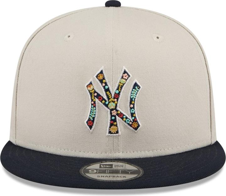 Actual product image New Era 9Fifty Snapback Cap - FLORAL New York Yankees
