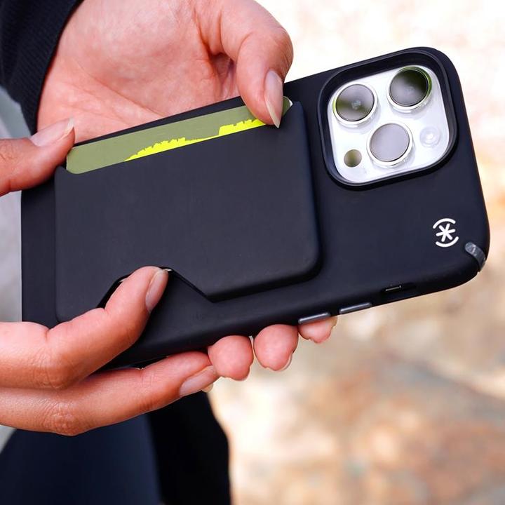 Actual product image speck ClickLock Wallet for MagSafe Black