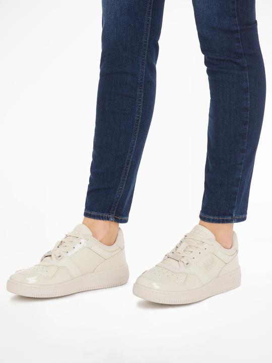 Actual product image Tommy Hilfiger TJW Retro Basket Sneaker Dames - Bleached Stone - Maat 40 (40)