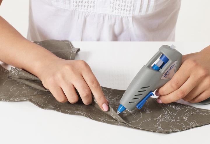 Produktbild Dremel Transparente Klebestifte, Mehrzweck, hohe Temperatur, 65 g, Ø 7mm (12 Stück)