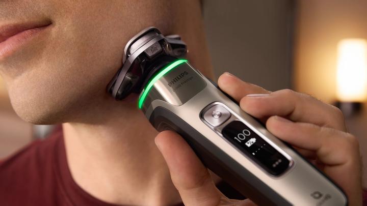 Actual product image Philips i9000 Prestige XP9203/30 Wet & Dry Electric Shaver with SkinIQ