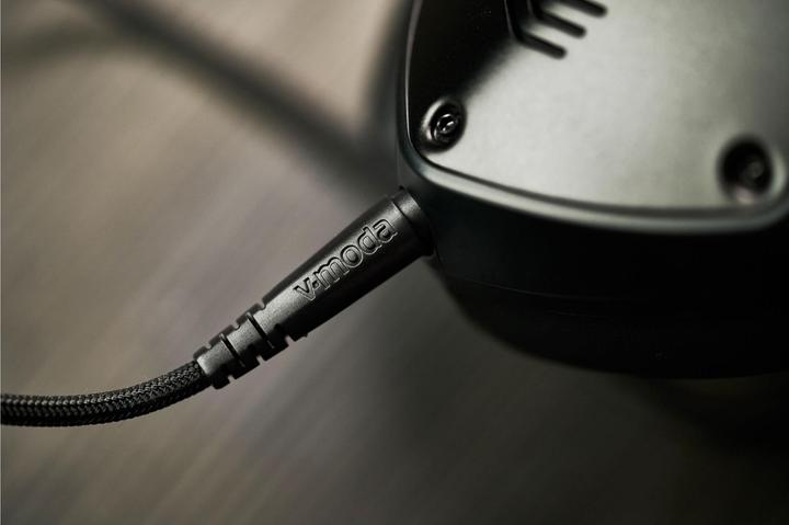 Actual product image Roland VMH-S100 (No noise cancelling, Cable)