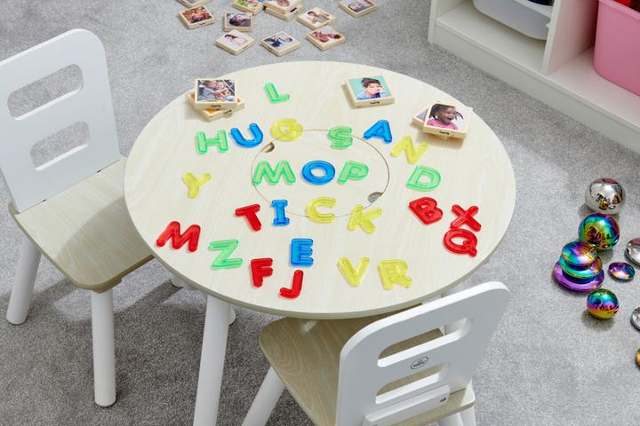 Produktbild TickiT Set mit 26 Farbigen, Halbtransaprenten Grossbuchstaben aus Acryl