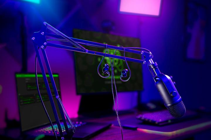 Immagine prodotto Razer Moray - Monitor in-ear ergonomico per lo streaming per tutto il giorno (Cablato)